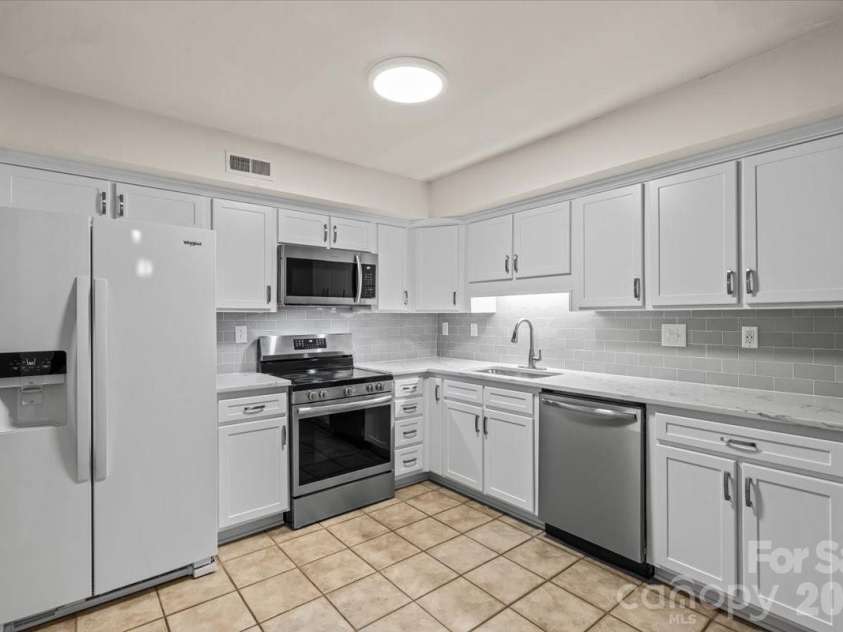 6740 Constitution Lane, Charlotte, NC 28210.  MLS# CAR4390760, YatesRealty ID 33361. 