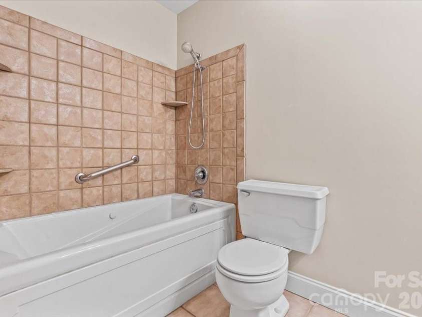 6740 Constitution Lane, Charlotte, NC 28210.  MLS# CAR4390760, YatesRealty ID 33361. 