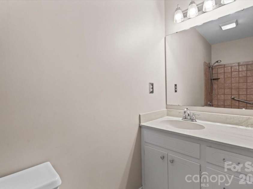 6740 Constitution Lane, Charlotte, NC 28210.  MLS# CAR4390760, YatesRealty ID 33361. 