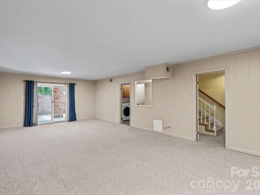 6740 Constitution Lane, Charlotte, NC 28210.  MLS# CAR4390760, YatesRealty ID 33361. 