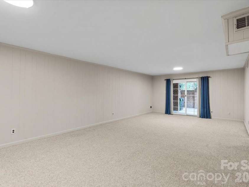 6740 Constitution Lane, Charlotte, NC 28210.  MLS# CAR4390760, YatesRealty ID 33361. 