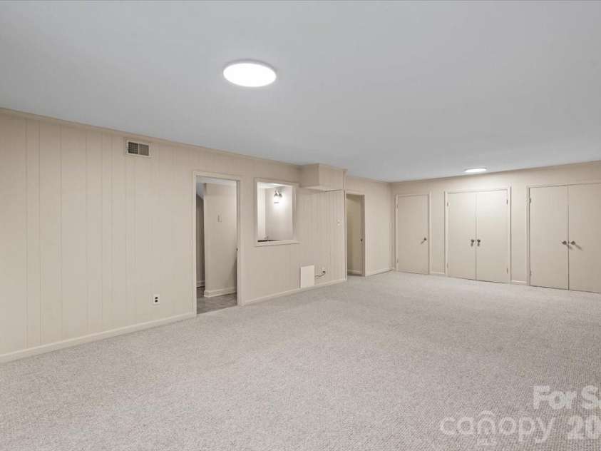 6740 Constitution Lane, Charlotte, NC 28210.  MLS# CAR4390760, YatesRealty ID 33361. 