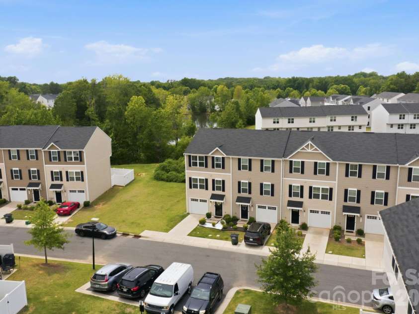 6121 Cutwater Circle, Charlotte, NC 28269.  MLS# CAR4396592, YatesRealty ID 33362. Aerial View