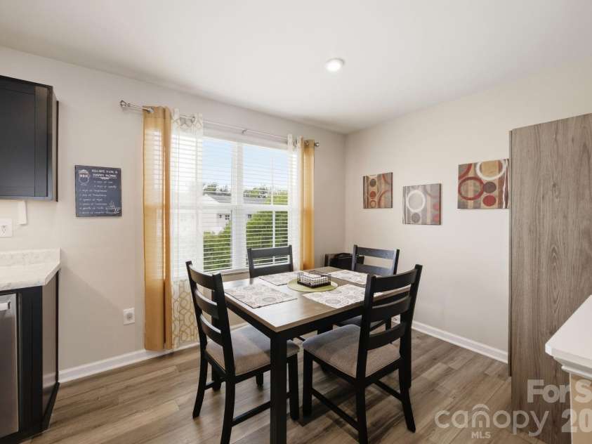 6121 Cutwater Circle, Charlotte, NC 28269.  MLS# CAR4396592, YatesRealty ID 33362. Dining Area