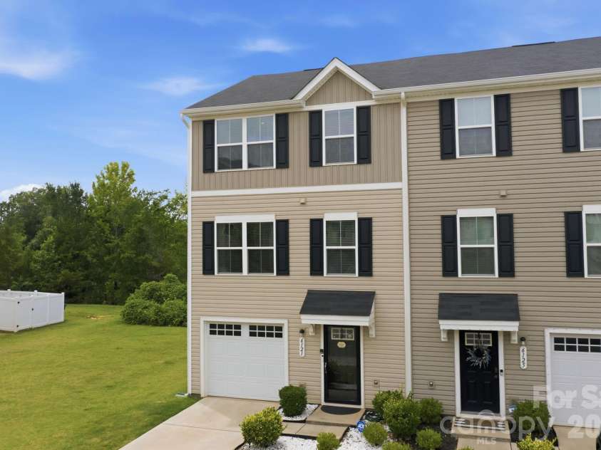 6121 Cutwater Circle, Charlotte, NC 28269.  MLS# CAR4396592, YatesRealty ID 33362. Front Exterior View