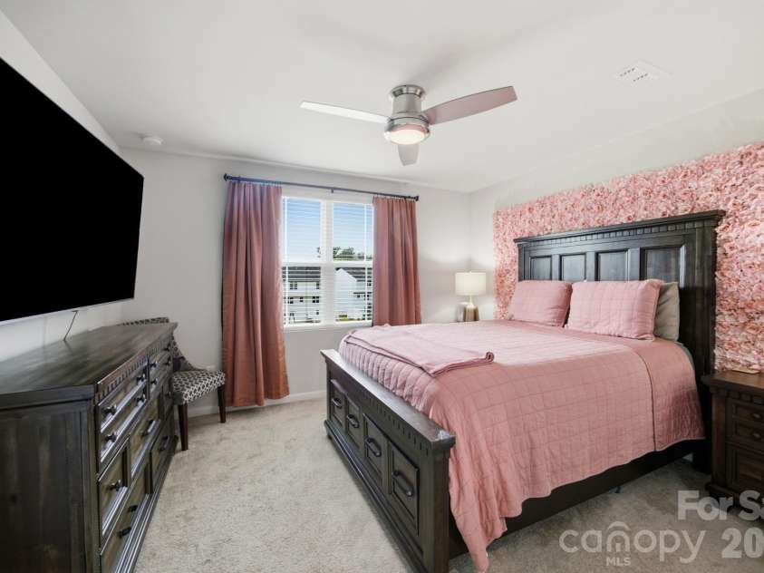 6121 Cutwater Circle, Charlotte, NC 28269.  MLS# CAR4396592, YatesRealty ID 33362. Primary Bedroom