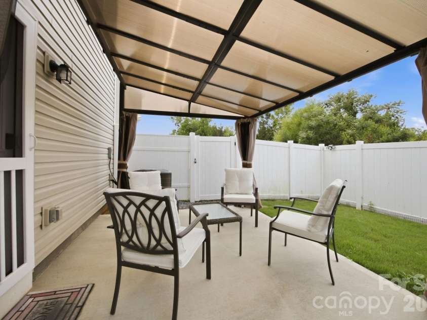 6121 Cutwater Circle, Charlotte, NC 28269.  MLS# CAR4396592, YatesRealty ID 33362. Rear Patio