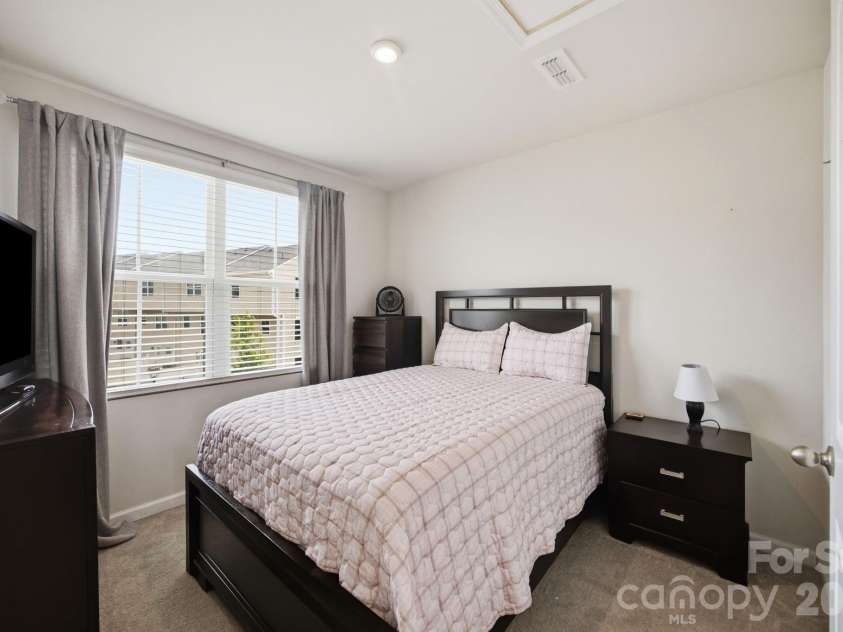 6121 Cutwater Circle, Charlotte, NC 28269.  MLS# CAR4396592, YatesRealty ID 33362. Secondary Bedroom #1