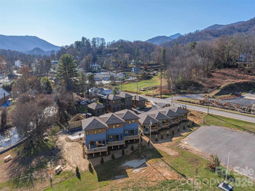 41 Leap Frog Park, Waynesville, NC 28786.  MLS# CAR4207003, YatesRealty ID 33363. 