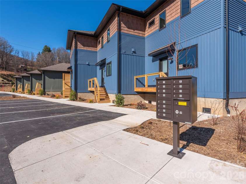 41 Leap Frog Park, Waynesville, NC 28786.  MLS# CAR4207003, YatesRealty ID 33363. 