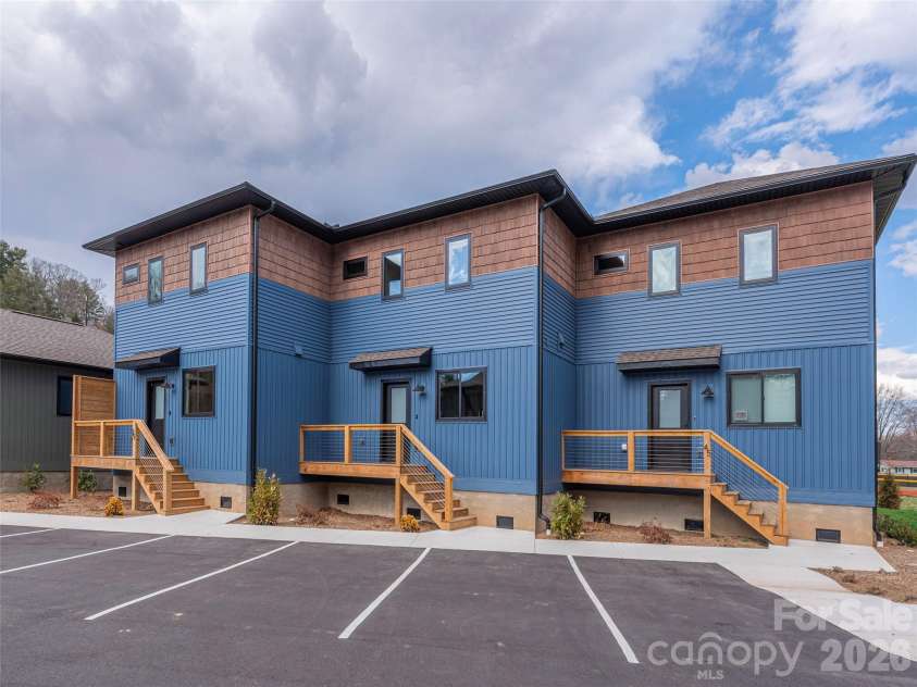 41 Leap Frog Park, Waynesville, NC 28786.  MLS# CAR4207003, YatesRealty ID 33363. 