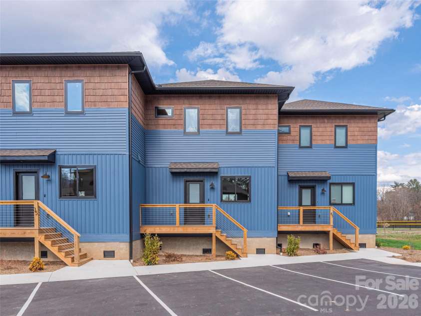 41 Leap Frog Park, Waynesville, NC 28786.  MLS# CAR4207003, YatesRealty ID 33363. 