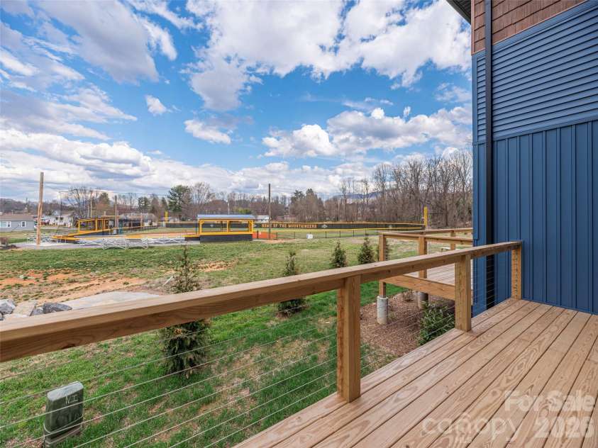 41 Leap Frog Park, Waynesville, NC 28786.  MLS# CAR4207003, YatesRealty ID 33363. 