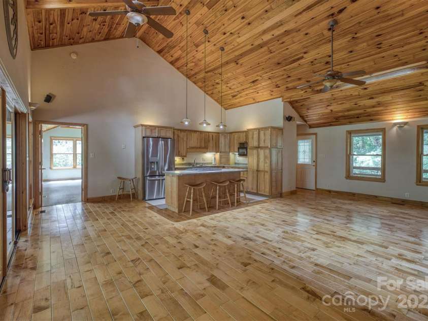 1044 Belvidere Lane, Morganton, NC 28655.  MLS# CAR4290111, YatesRealty ID 33364. 