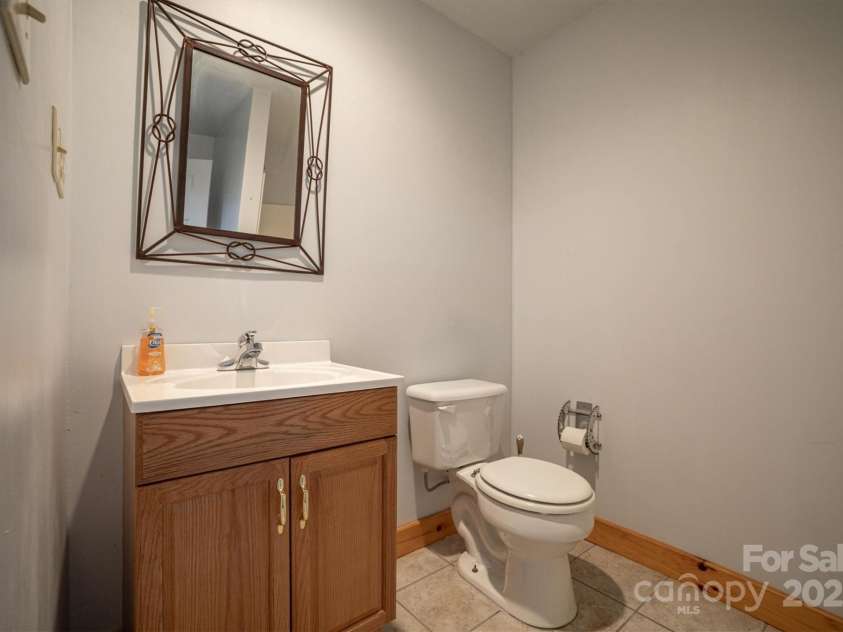 1044 Belvidere Lane, Morganton, NC 28655.  MLS# CAR4290111, YatesRealty ID 33364. 