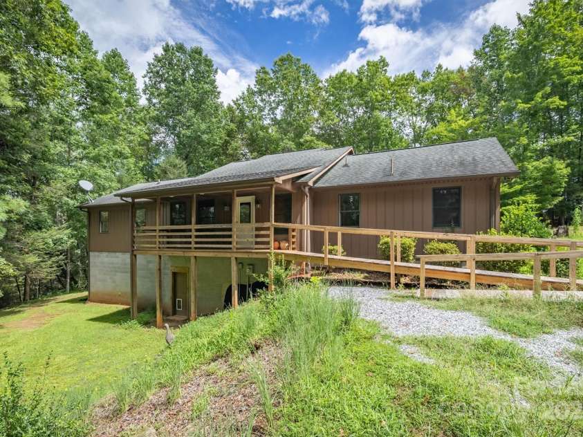 1044 Belvidere Lane, Morganton, NC 28655.  MLS# CAR4290111, YatesRealty ID 33364. 