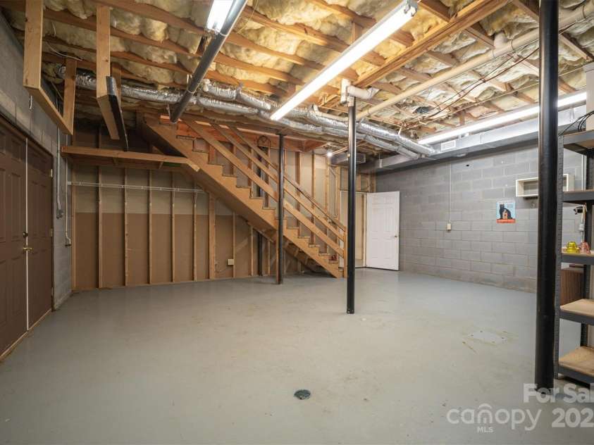 1044 Belvidere Lane, Morganton, NC 28655.  MLS# CAR4290111, YatesRealty ID 33364. 