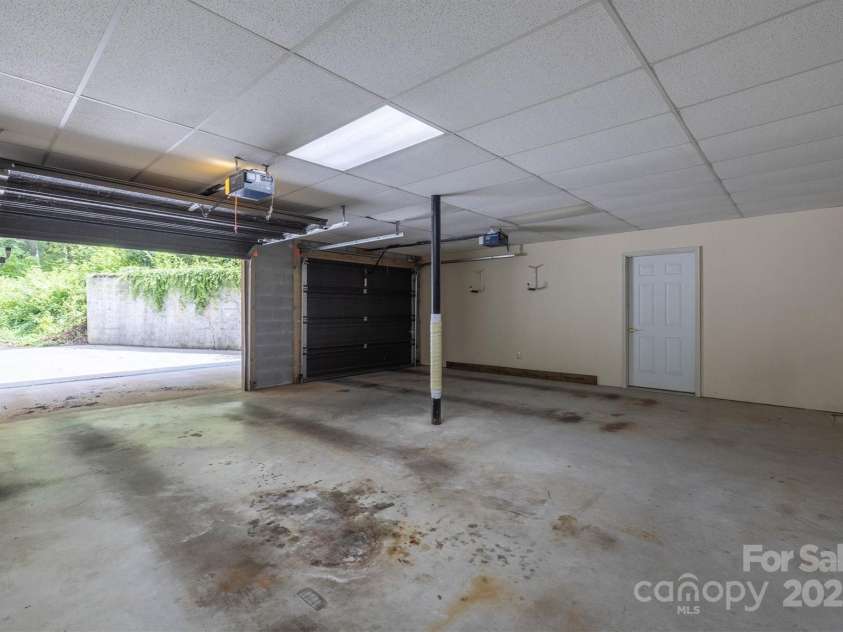 1044 Belvidere Lane, Morganton, NC 28655.  MLS# CAR4290111, YatesRealty ID 33364. 