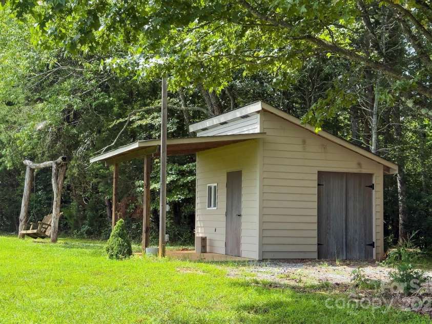 1044 Belvidere Lane, Morganton, NC 28655.  MLS# CAR4290111, YatesRealty ID 33364. 