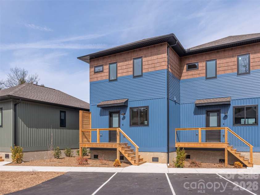 35 Leap Frog Park, Waynesville, NC 28786.  MLS# CAR4239027, YatesRealty ID 33364. 