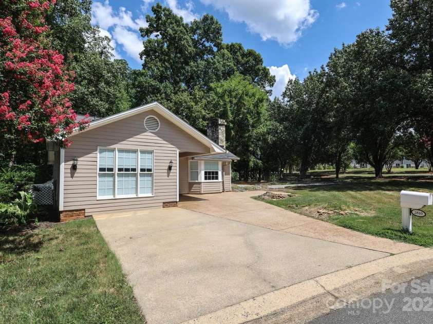 2810 Ashley Arbor Drive, Fort Mill, SC 29715.  MLS# CAR4283405, YatesRealty ID 33365. Exterior