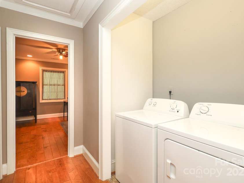 2810 Ashley Arbor Drive, Fort Mill, SC 29715.  MLS# CAR4283405, YatesRealty ID 33365. Laundry