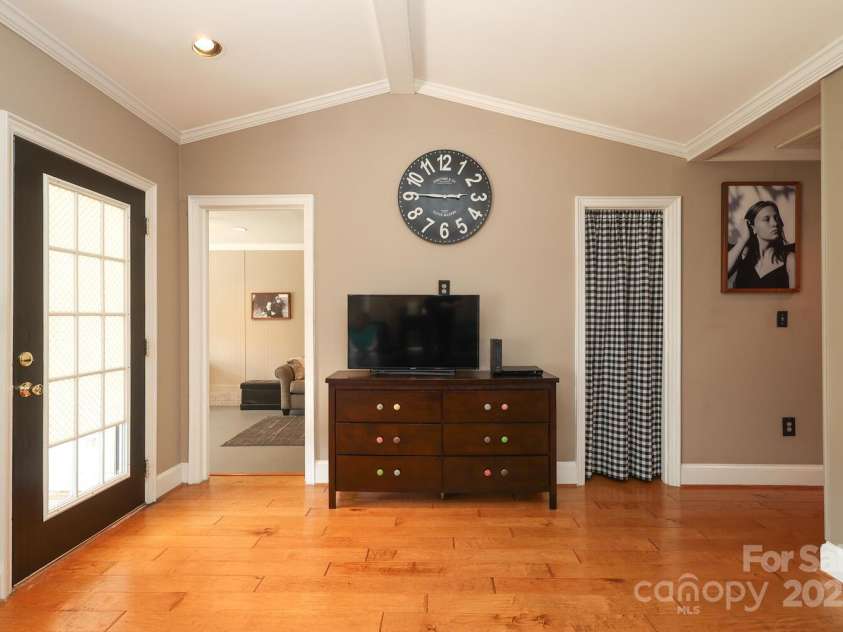 2810 Ashley Arbor Drive, Fort Mill, SC 29715.  MLS# CAR4283405, YatesRealty ID 33365. Living Room
