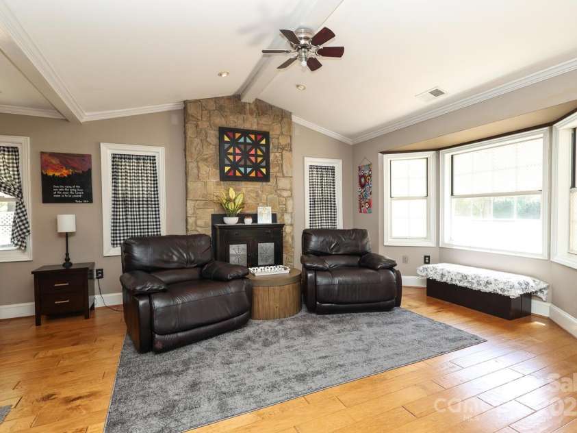 2810 Ashley Arbor Drive, Fort Mill, SC 29715.  MLS# CAR4283405, YatesRealty ID 33365. Living Room
