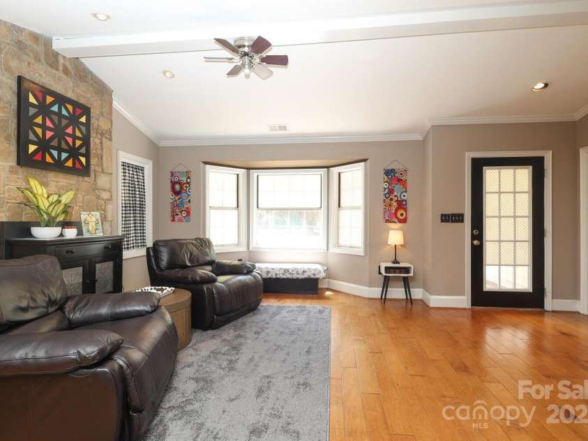 2810 Ashley Arbor Drive, Fort Mill, SC 29715.  MLS# CAR4283405, YatesRealty ID 33365. Living Room