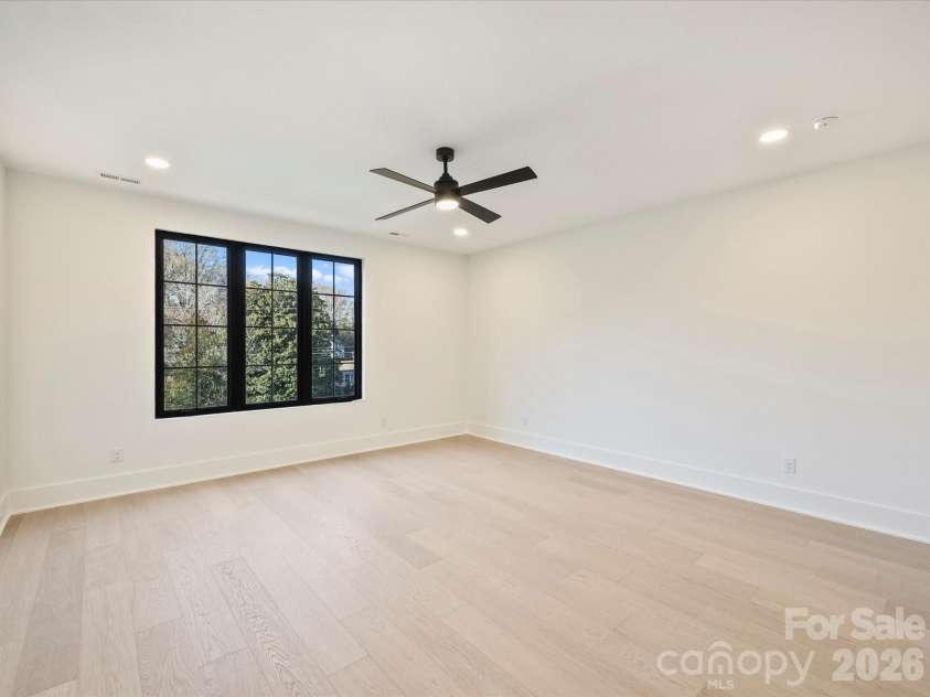 923 Laurel Creek Lane, Charlotte, NC 28211.  MLS# CAR4329053, YatesRealty ID 33365. 3rd floor bedroom suite