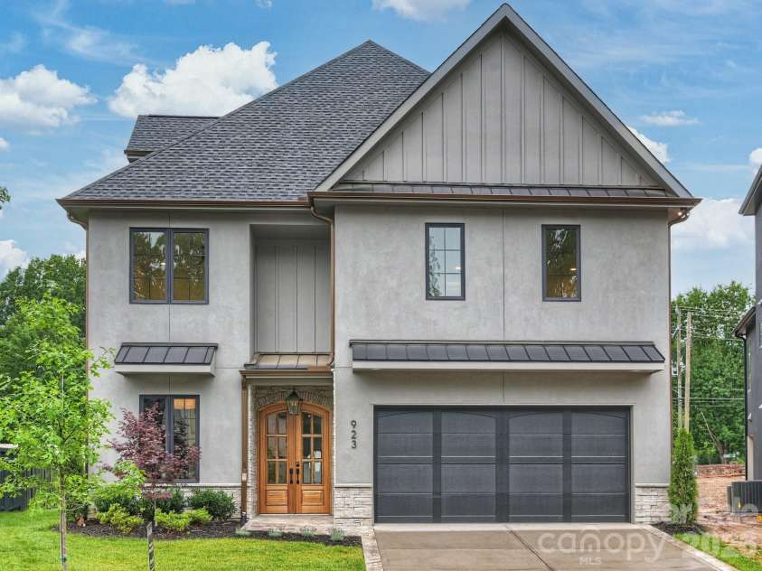 923 Laurel Creek Lane, Charlotte, NC 28211.  MLS# CAR4329053, YatesRealty ID 33365. 