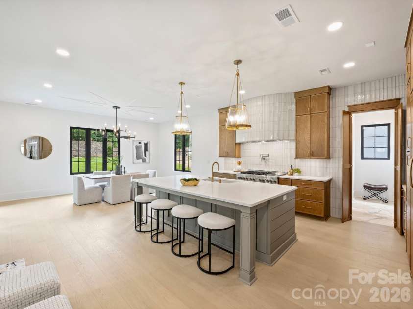 923 Laurel Creek Lane, Charlotte, NC 28211.  MLS# CAR4329053, YatesRealty ID 33365. 