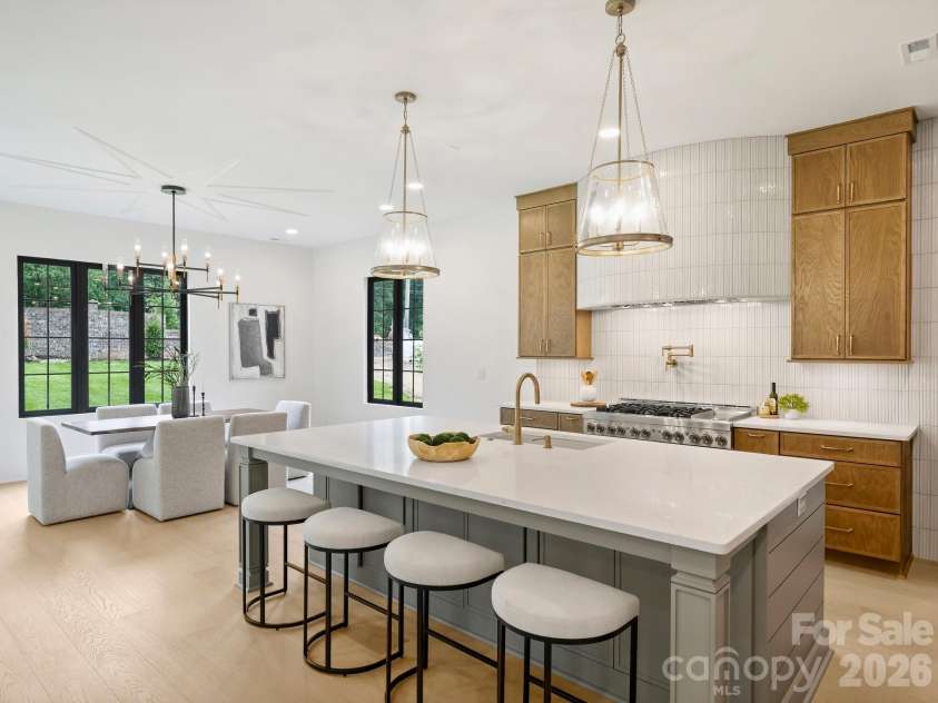 923 Laurel Creek Lane, Charlotte, NC 28211.  MLS# CAR4329053, YatesRealty ID 33365. 