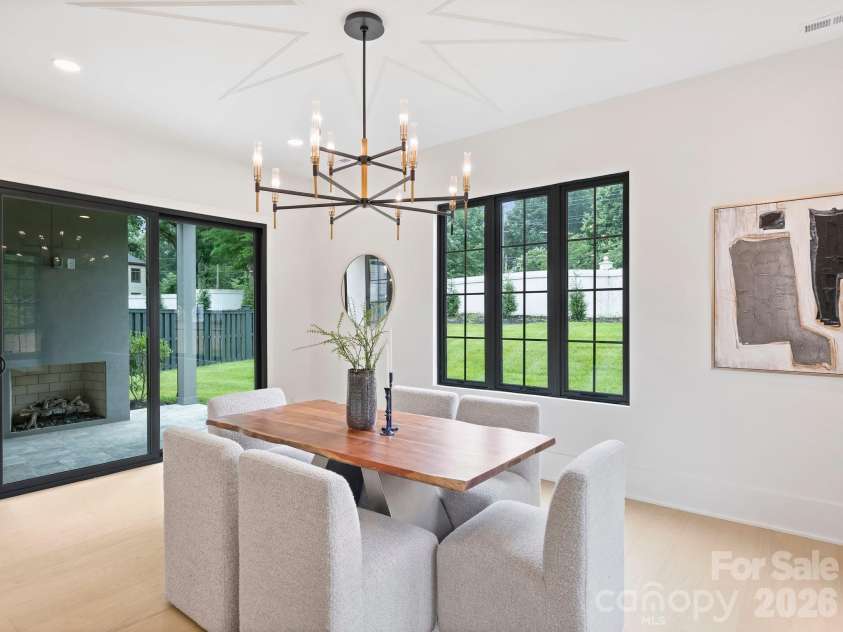 923 Laurel Creek Lane, Charlotte, NC 28211.  MLS# CAR4329053, YatesRealty ID 33365. 