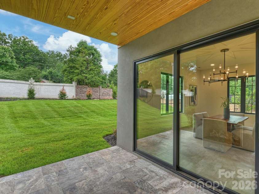 923 Laurel Creek Lane, Charlotte, NC 28211.  MLS# CAR4329053, YatesRealty ID 33365. 