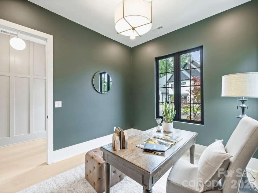 923 Laurel Creek Lane, Charlotte, NC 28211.  MLS# CAR4329053, YatesRealty ID 33365. 