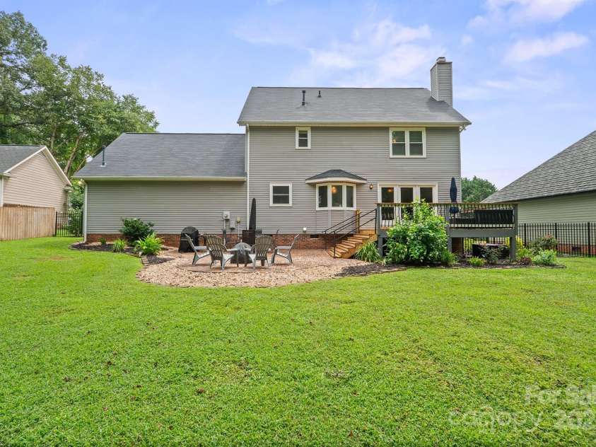 13118 Willow Breeze Lane, Huntersville, NC 28078.  MLS# CAR4291131, YatesRealty ID 33366. Backyard 1