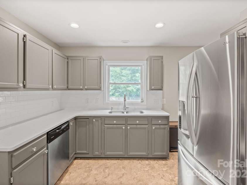 13118 Willow Breeze Lane, Huntersville, NC 28078.  MLS# CAR4291131, YatesRealty ID 33366. Kitchen 2