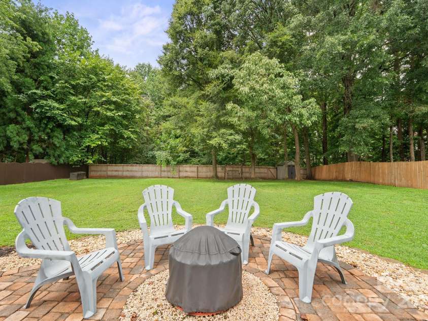 13118 Willow Breeze Lane, Huntersville, NC 28078.  MLS# CAR4291131, YatesRealty ID 33366. Paved patio perfect for fire pit