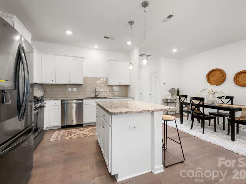 215 Harpers Run Lane, Matthews, NC 28104.  MLS# CAR4336514, YatesRealty ID 33366. 