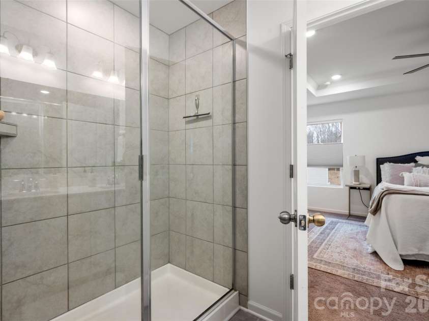 215 Harpers Run Lane, Matthews, NC 28104.  MLS# CAR4336514, YatesRealty ID 33366. 