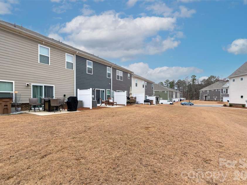 215 Harpers Run Lane, Matthews, NC 28104.  MLS# CAR4336514, YatesRealty ID 33366. 