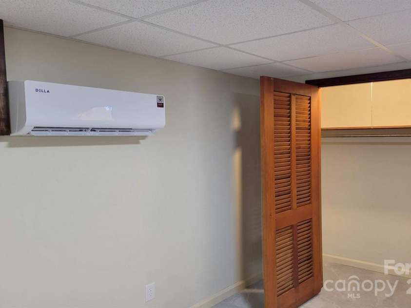 44 17th Avenue Court, Hickory, NC 28601.  MLS# CAR4283456, YatesRealty ID 33367. Bedroom 2 with Split