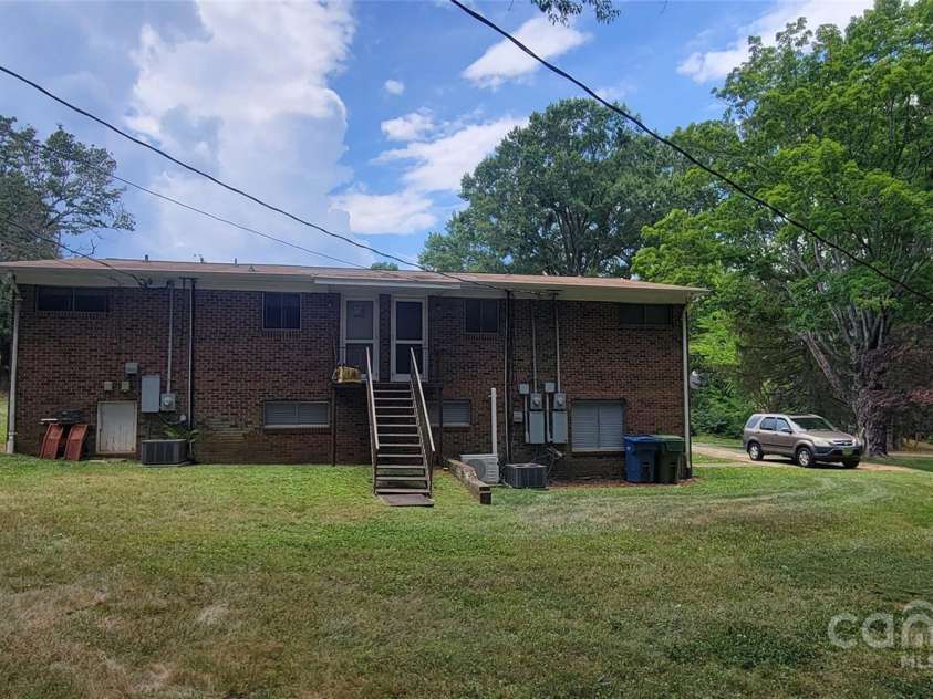 44 17th Avenue Court, Hickory, NC 28601.  MLS# CAR4283456, YatesRealty ID 33367. Roof 2015