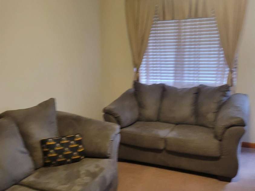 44 17th Avenue Court, Hickory, NC 28601.  MLS# CAR4283456, YatesRealty ID 33367. Unit #46 Living Room