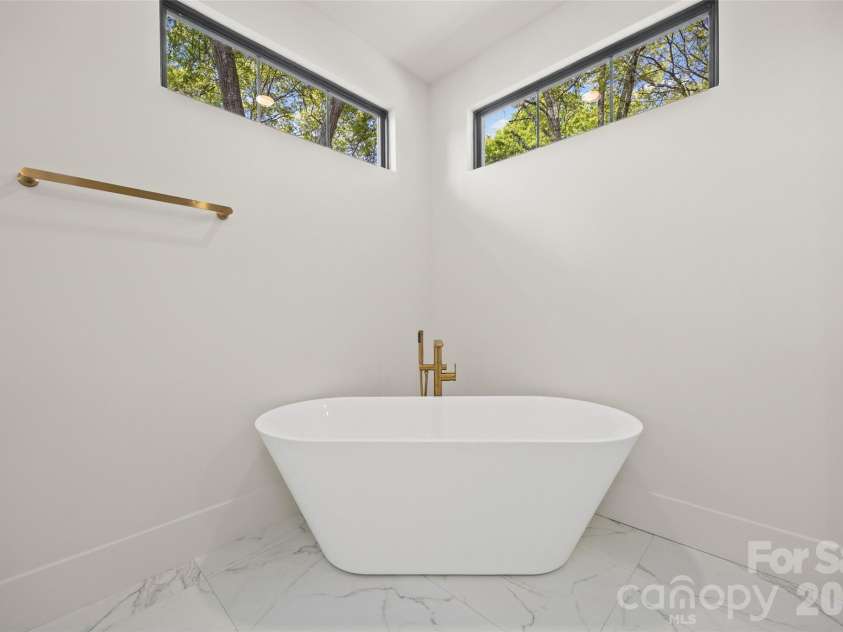 7105 Essington Drive, Charlotte, NC 28270.  MLS# CAR4356237, YatesRealty ID 33367. 