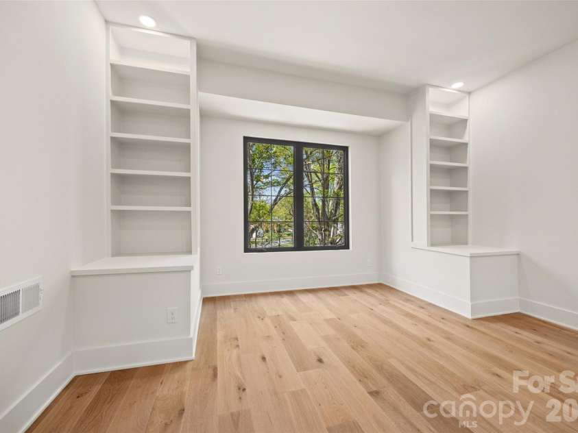 7105 Essington Drive, Charlotte, NC 28270.  MLS# CAR4356237, YatesRealty ID 33367. 