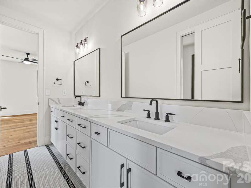 7105 Essington Drive, Charlotte, NC 28270.  MLS# CAR4356237, YatesRealty ID 33367. Jack and Jill bath
