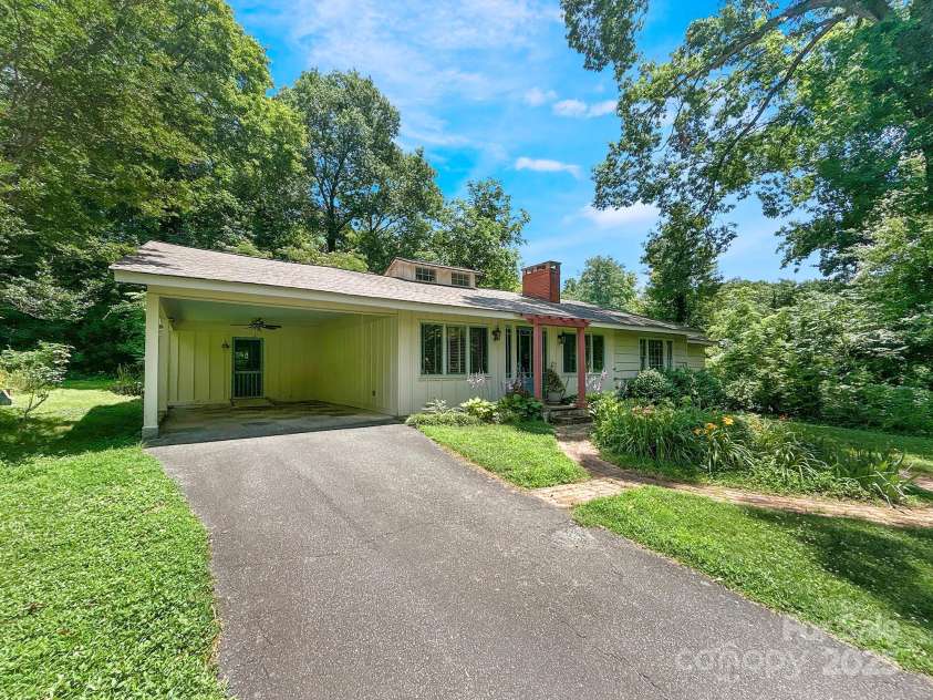 100 Ivy Hill Lane, Tryon, NC 28782.  MLS# CAR4273612, YatesRealty ID 33368. 