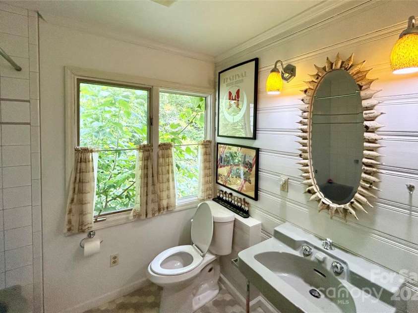 100 Ivy Hill Lane, Tryon, NC 28782.  MLS# CAR4273612, YatesRealty ID 33368. Bath 2